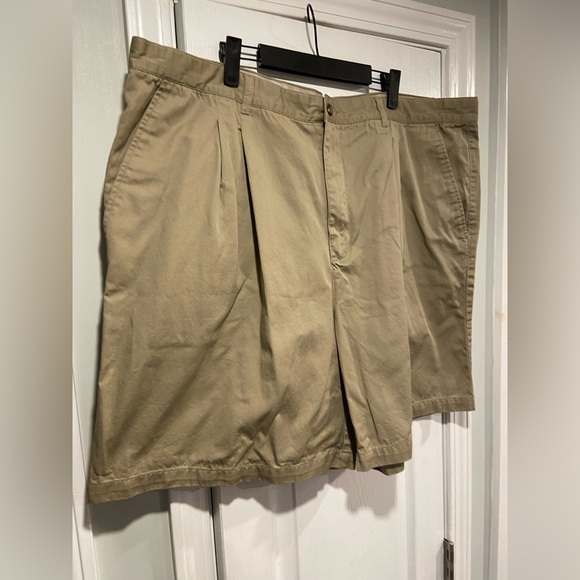 Farah Mens Size 46 Pleared Front Cotton Khaki Chino Shorts 9” Inseam - Picture 3 of 10